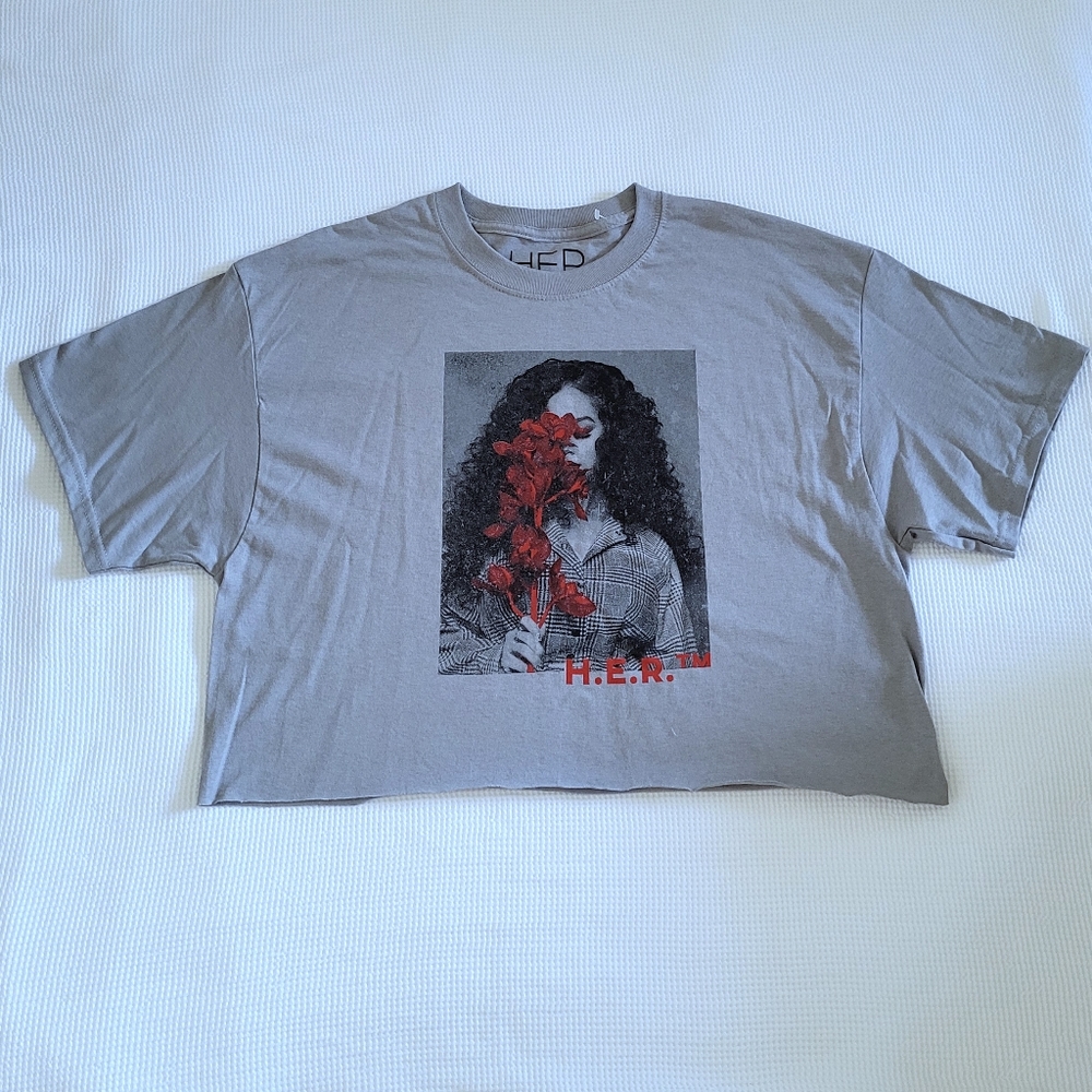 Goodie Two✌ Sleeves H.E.R. (Gabriella Sarmiento Wilson)🎤 Graphic Tee👕 - NWT - Picture 11 of 13